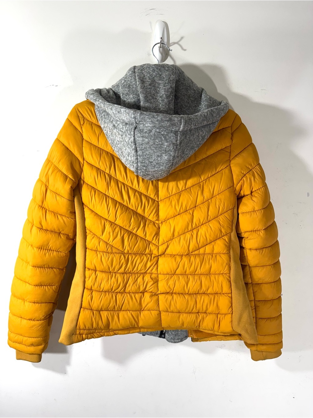 YMI women’s Mustard Puffer Jacket Zip Out gray Hoodie NWOT - Picture 3 of 12